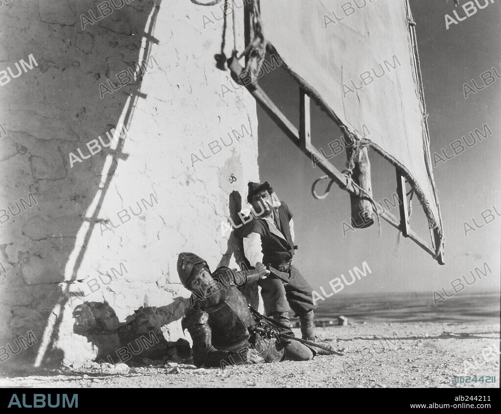 JUAN CALVO y RAFAEL RIVELLES en DON QUIJOTE DE LA MANCHA, 1947, dirigida por RAFAEL GIL. Copyright COMPAÑIA INDUSTRIAL FILM ESPAÑOL (CIFESA).