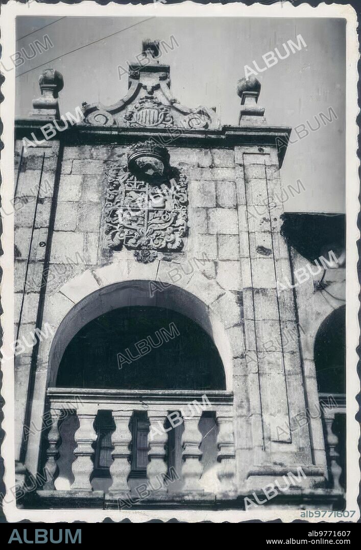 1950. Escudo Perteneciente al condado de Lemos, que figura sobre el arco central del pazo de Corgo.