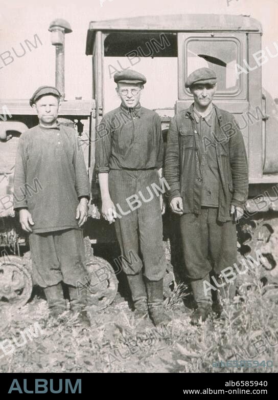 Sowjetunion, Region Perm, Feldarbeiten, Traktoristen einer Kolchose.