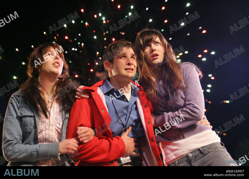 AMANDA CREW, MARY ELIZABETH WINSTEAD and RYAN MERRIMAN in FINAL DESTINATION 3, 2006, directed by JAMES WONG. Copyright New Line Cinema/Hard Eight Pictures/Matinee Pictures/Practic / HARVEY, SHANE.