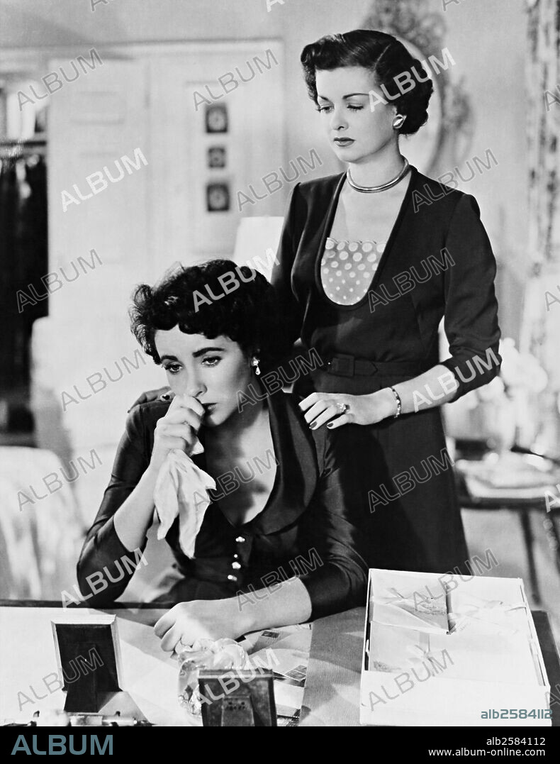 ELIZABETH TAYLOR y JOAN BENNETT en EL PADRE DE LA NOVIA, 1950 (FATHER OF THE BRIDE), dirigida por VINCENTE MINNELLI. Copyright M.G.M.