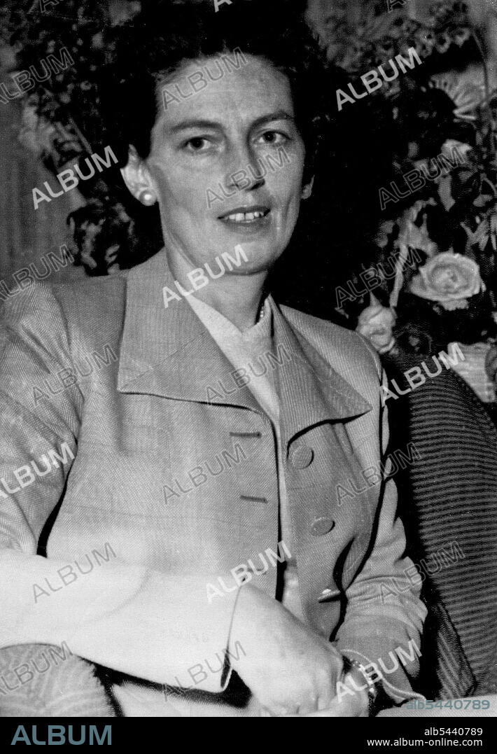 Lady Anderson wife of Sir Donald Anderson, Deputy Chairman of P.O. & Co. October 31, 1954.