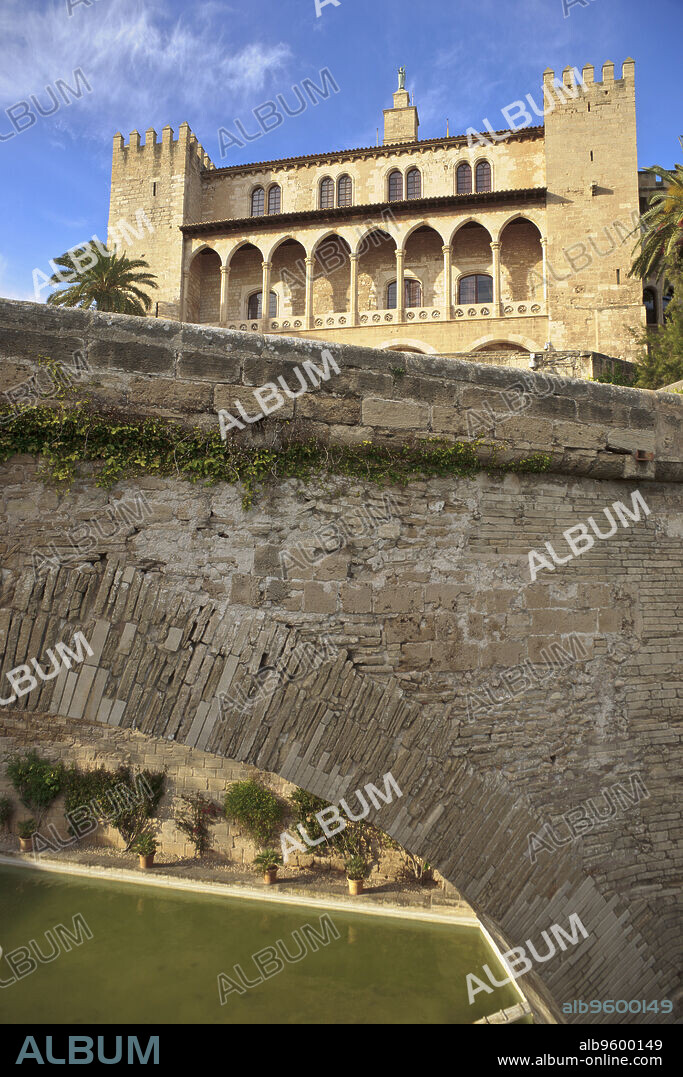 arcada de las atarazanas.Palacio Real de la Almudaina , siglos XIII-XXI. Palma.Mallorca.Islas Baleares. Spain.