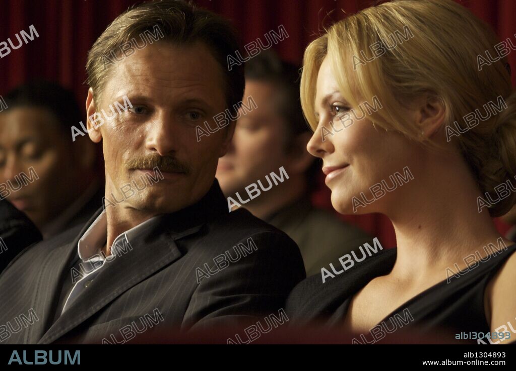 CHARLIZE THERON und VIGGO MORTENSEN in THE ROAD, 2009, unter der Regie von JOHN HILLCOAT. Copyright 2929 PRODUCTIONS.