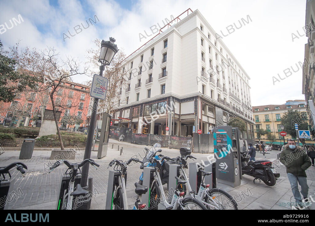 Madrid, 22/01/2022. Obras de los nuevos hoteles de lujo en el centro de Madrid. En la imagen, antiguos cines Acteon, en la calle Montera, 25, que será un Hyatt. Foto: De San Bernardo. ARCHDC.