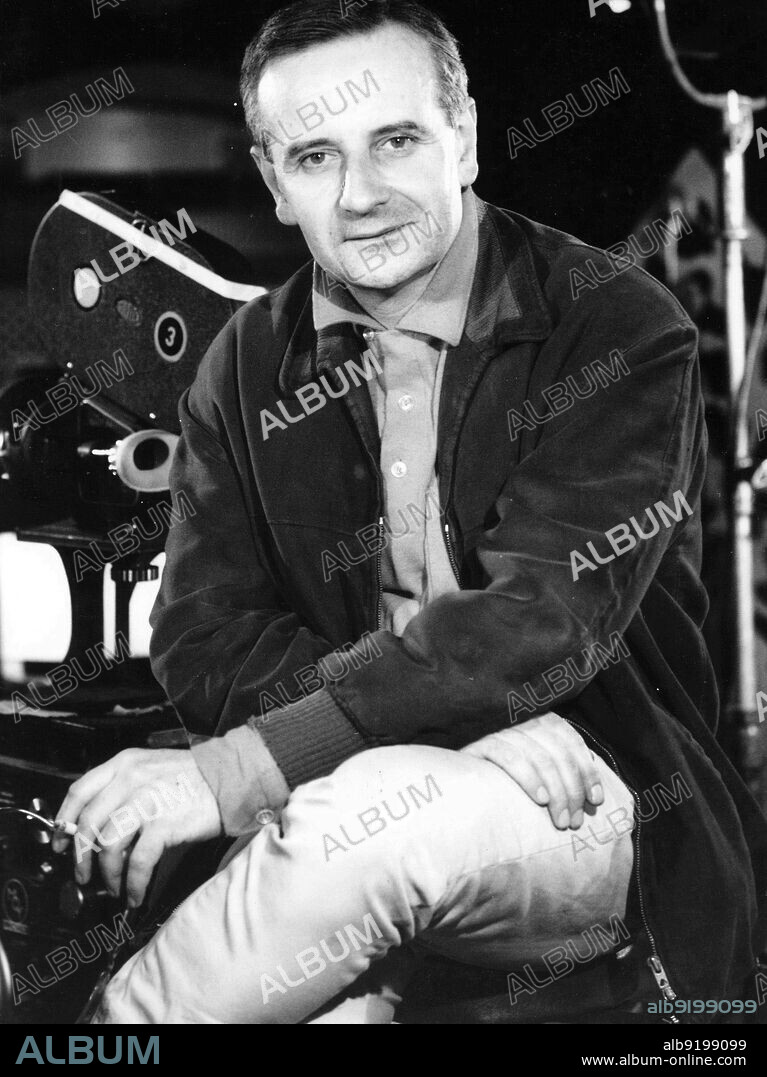 LINDSAY ANDERSON in O LUCKY MAN!, 1973, directed by LINDSAY ANDERSON. Copyright Memorial Enterprises.