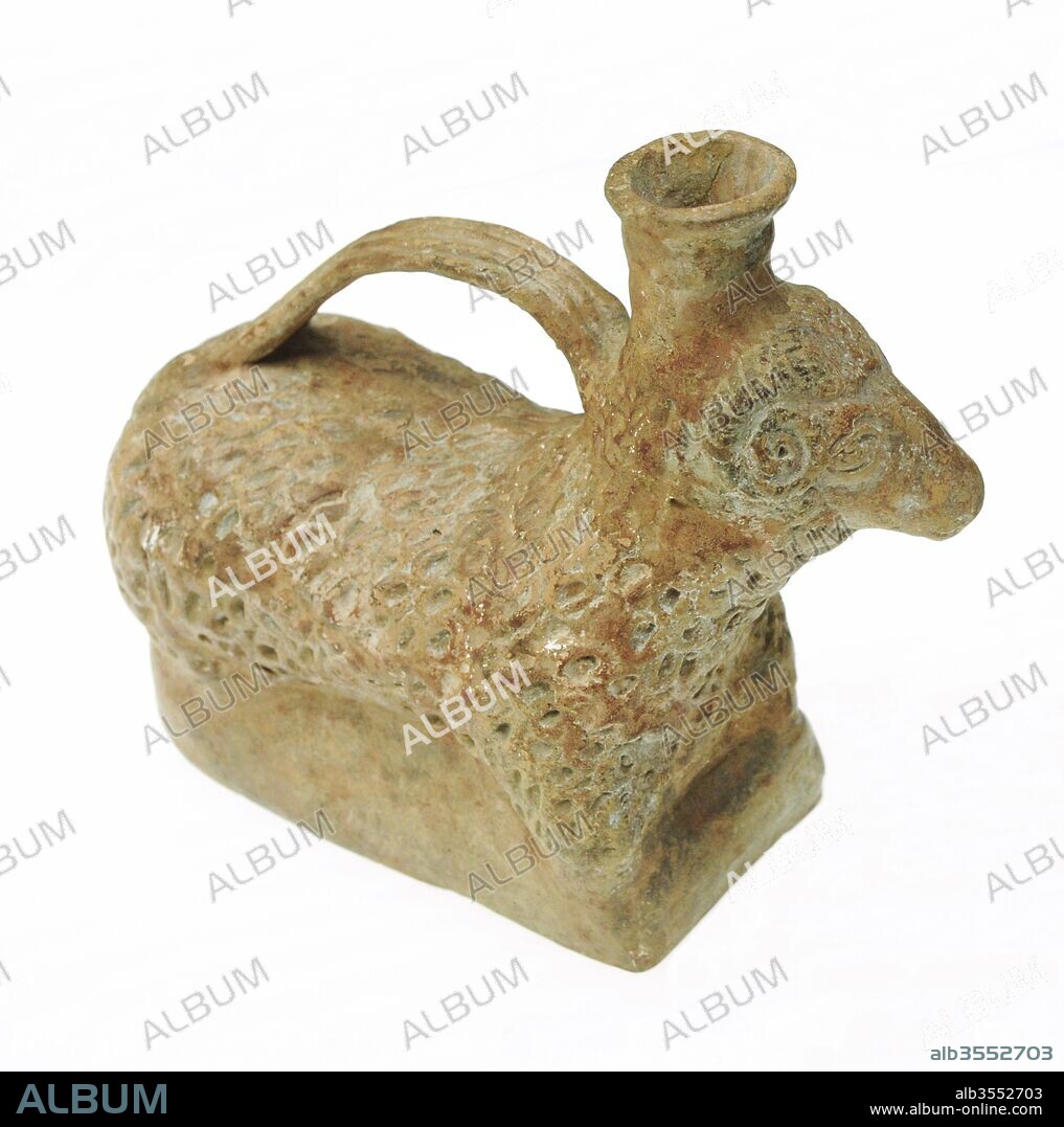 Vasija romana en forma de carnero estirado. Siglo II. Procedente del Norte de Asia Menor. Museo Romano-Germánico. Colonia. Alemania.