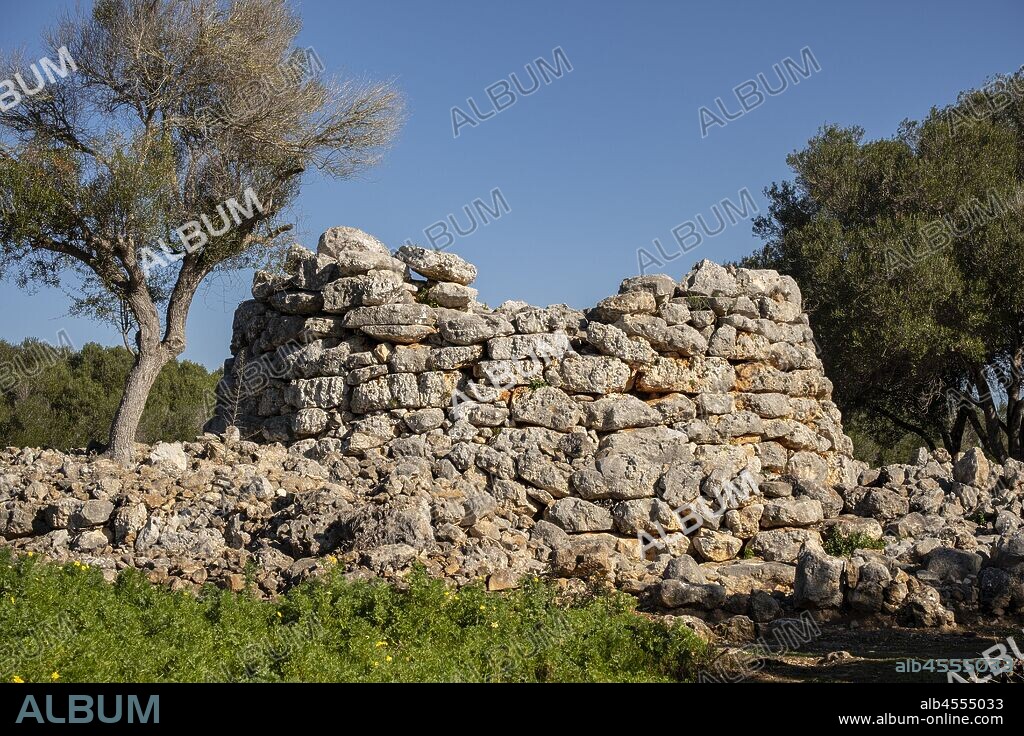 talayot circular, conjunto prehistórico de Capocorb Vell, principios del primer milenio a. C. (Edad de Hierro), Monumento Histórico Artístico, Llucmajor, Mallorca, Balearic islands, spain.