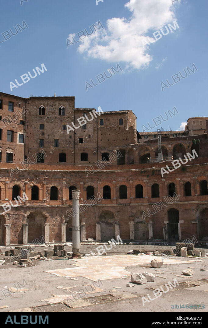 ARTE ROMANO. ITALIA. MERCADO DE TRAJANO. Foro de Trajano. Construído entre los años 98 y 108 d. C. en el Quirinal por Apolodoro de Damasco. ROMA.