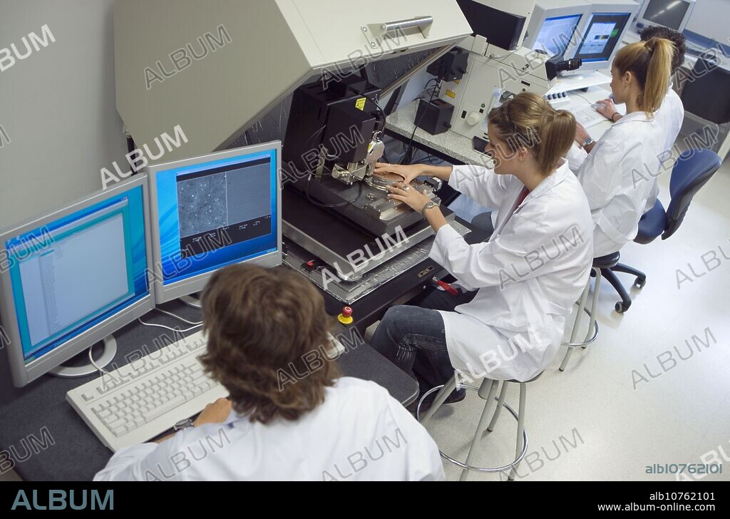 Polytechnic School, University of the Basque Country, Donostia, Gipuzkoa, Basque Country. Digital Instruments Veeco Dimension 3100, Atomic Force Microscope.