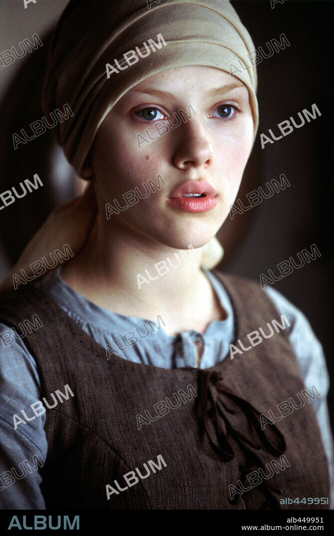 SCARLETT JOHANSSON in GIRL WITH A PEARL EARRING, 2003, directed by PETER WEBBER. Copyright LIONS GATE FILMS.