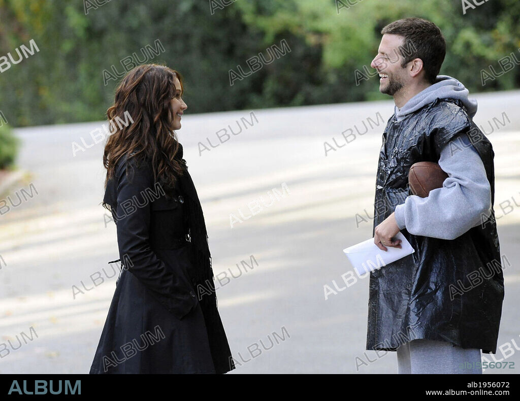 BRADLEY COOPER y JENNIFER LAWRENCE en EL LADO BUENO DE LAS COSAS, 2012 (SILVER LININGS PLAYBOOK), dirigida por DAVID O. RUSSELL. Copyright MIRAGE ENTERPRISES.
