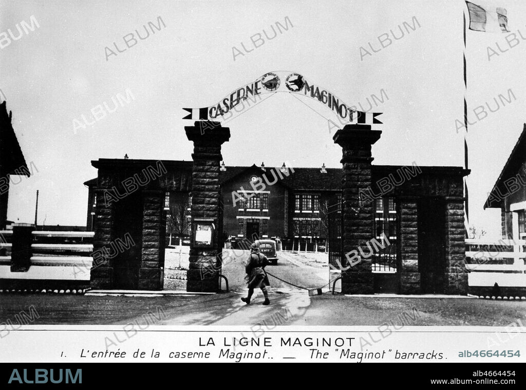 La Ligne Maginot. L'entree de la caserne Maginot. Photographie anonyme vers 1939. Credit : Collection KHARBINE-TAPABOR.